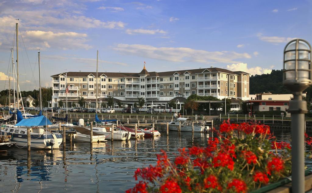 Watkins Glen Harbor Hotel Экстерьер фото