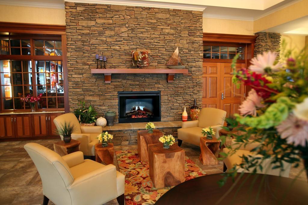 Watkins Glen Harbor Hotel Интерьер фото