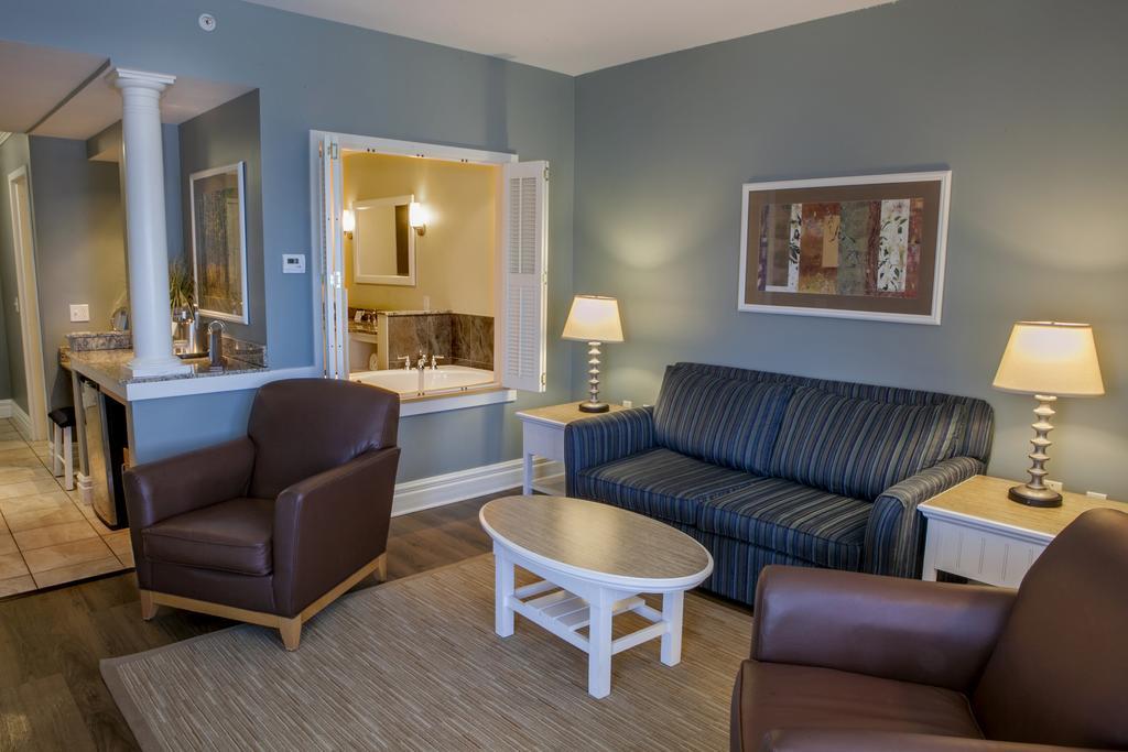 Watkins Glen Harbor Hotel Экстерьер фото