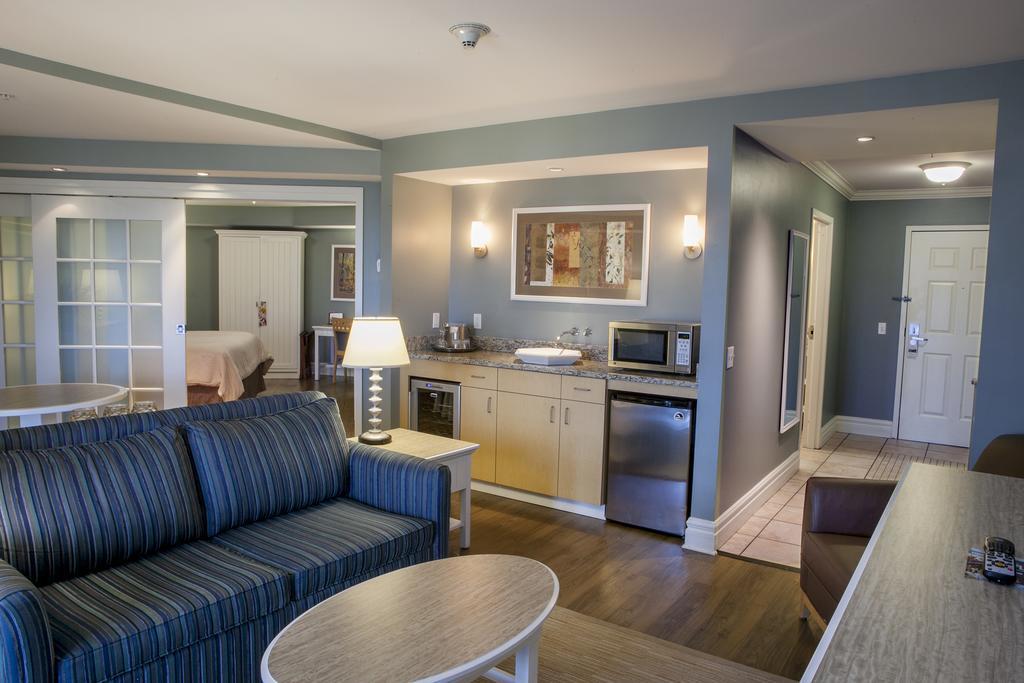 Watkins Glen Harbor Hotel Экстерьер фото